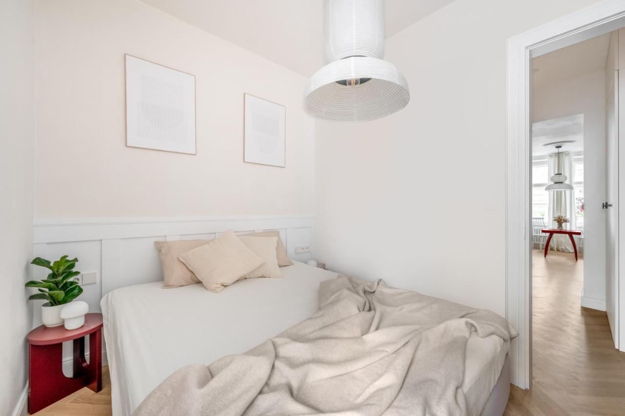Appartement Limewash In Vrsovice District *