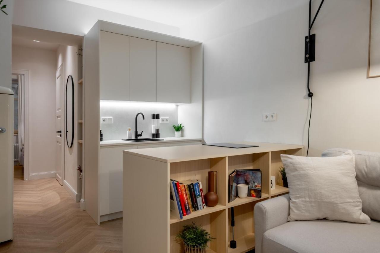 Limewash In Vrsovice District Apartamento *